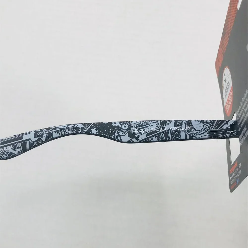Mongoose Boys Black With Blue Mirror Lenses 100% UV Sunglasses New In Package